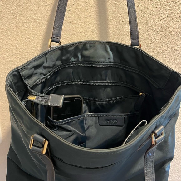 Michael Kors Tote Bag - Picture 3 of 5